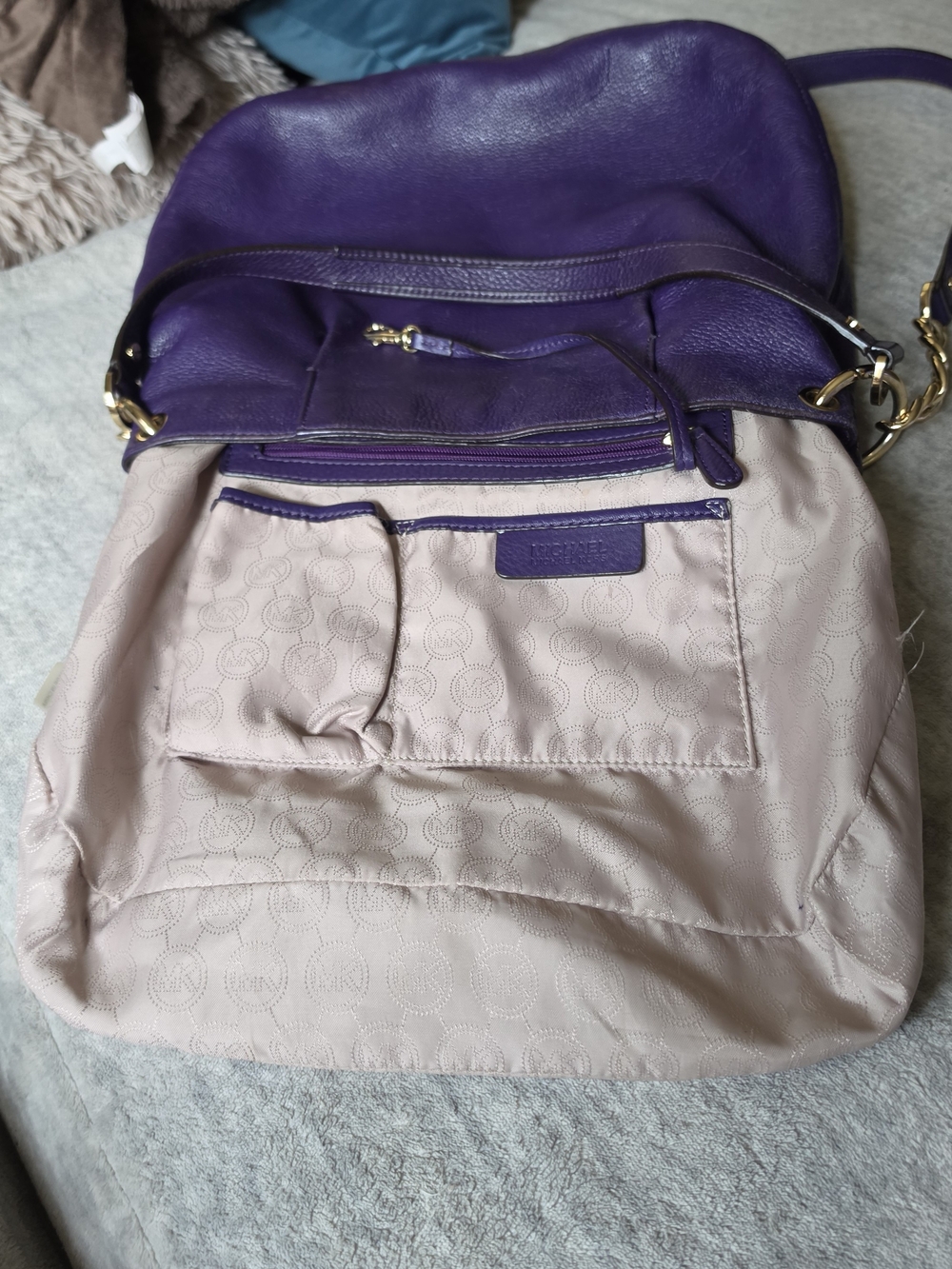 Michael Kors Fulton Hobo purple pebbled leather shoulder bag - Picture 7 of 11